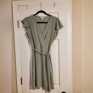 Nine west xs dress flutter sleeves green